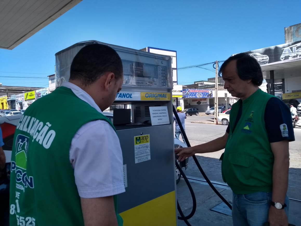 Força Tarefa do Procon autua 18 postos de combustíveis no 1º dia de operação