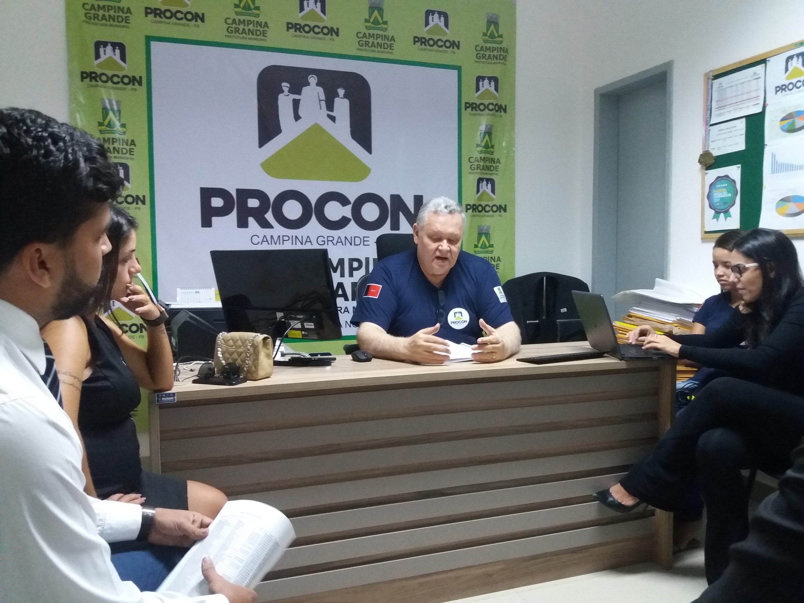Procon Municipal suspende interdição após acordo com diretores de escola