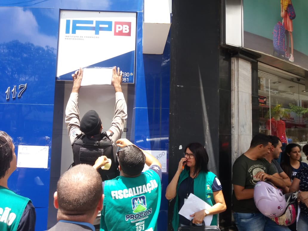 Procon Municipal interdita escola após receber várias denúncias de irregularidades