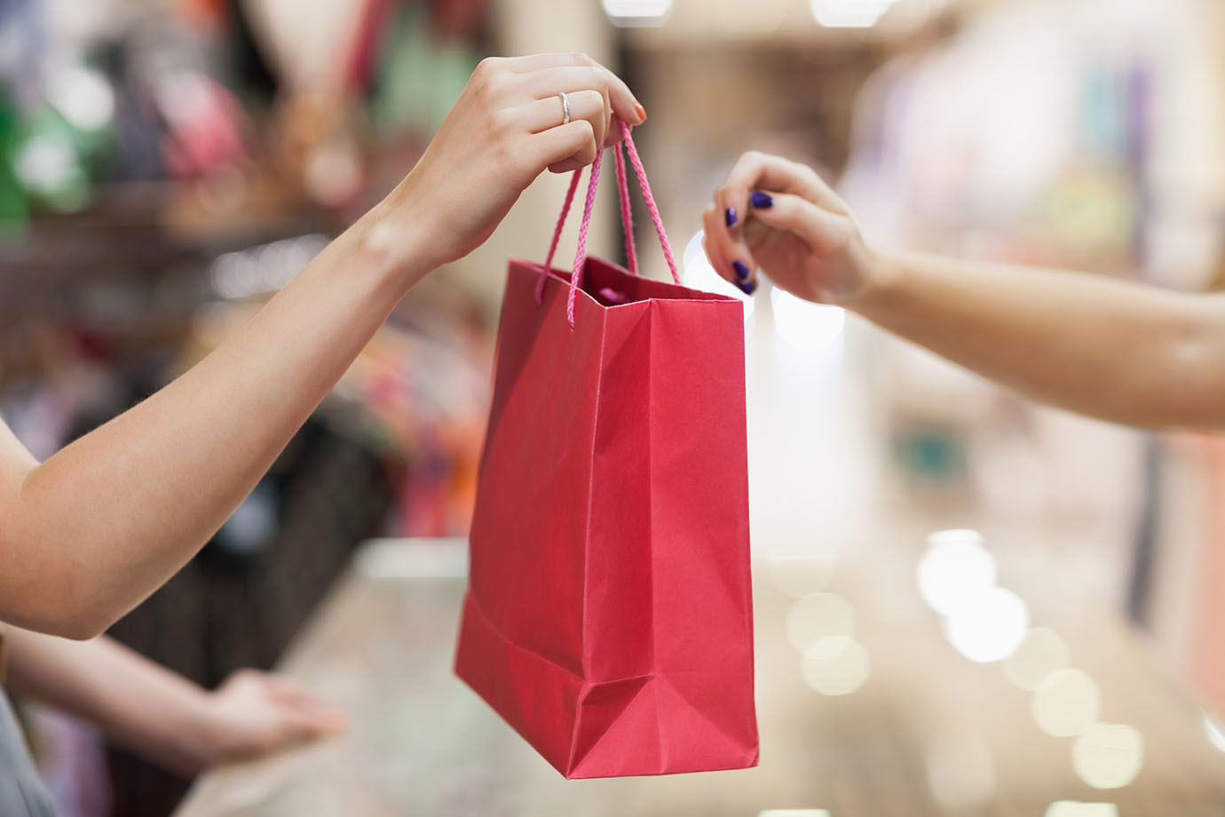 Procon de Campina Grande orienta consumidores sobre troca de presentes recebidos no natal
