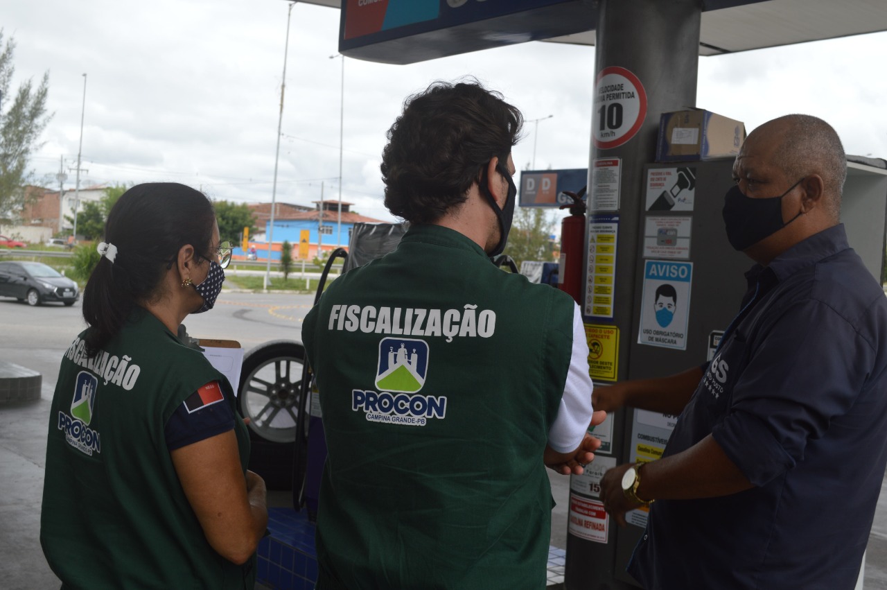 Procon-CG: Preço do litro da gasolina comum sobe 3,44% e do etanol reduz 0,33% neste mês