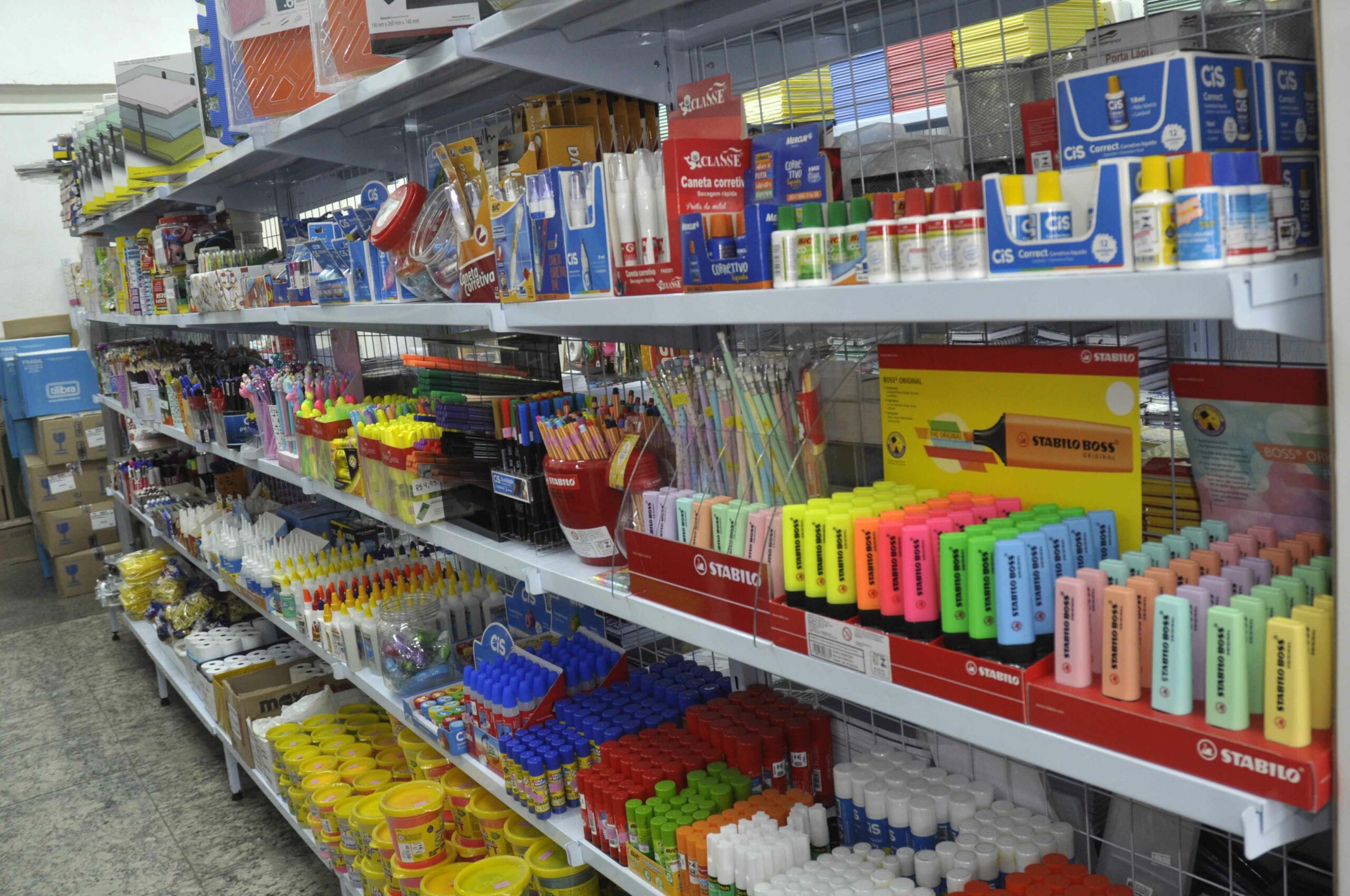 Pesquisa: Procon-CG constata variação de até 299% em item de material escolar