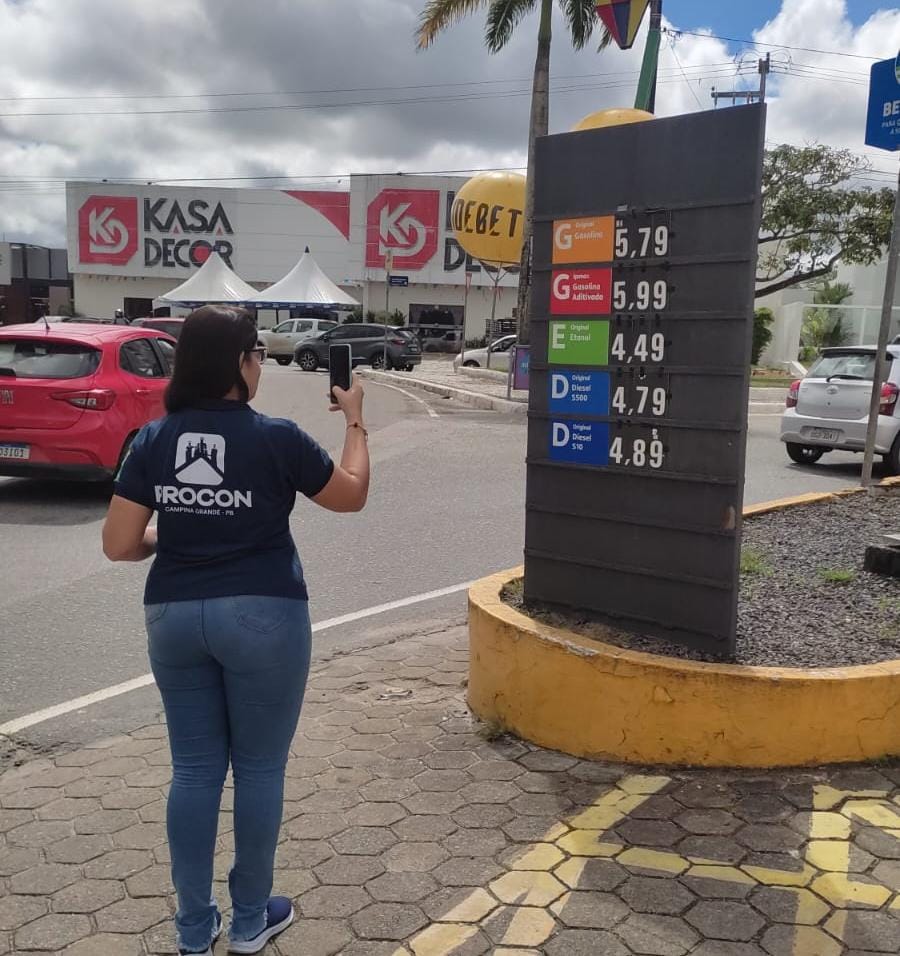 Cobrança abusiva: Procon de Campina Grande autua quase todos os postos de combustíveis do município durante fiscalização