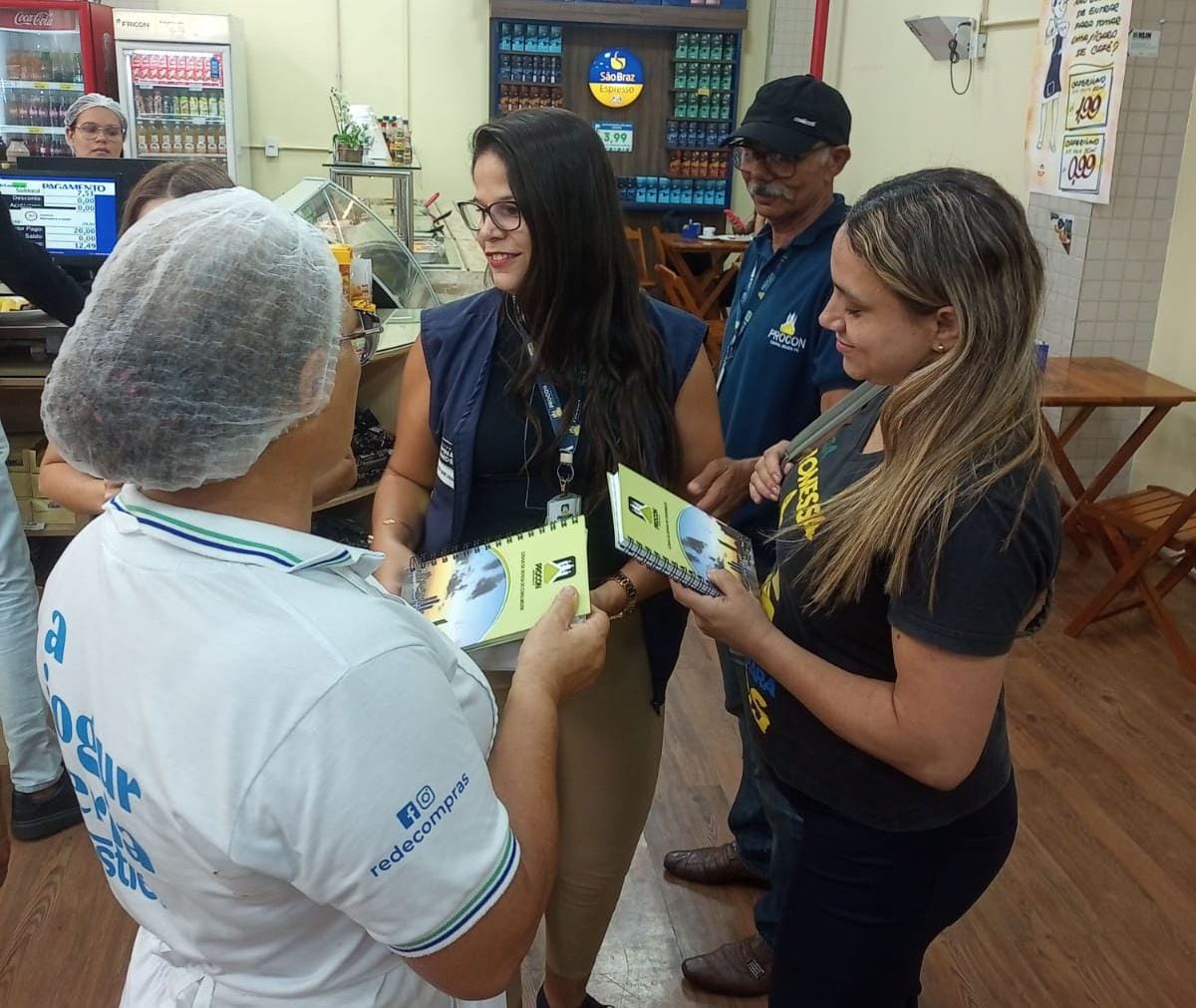 Comércio: Procon de Campina Grande distribui mais de 500 exemplares do Códigos de Defesa do Consumidor