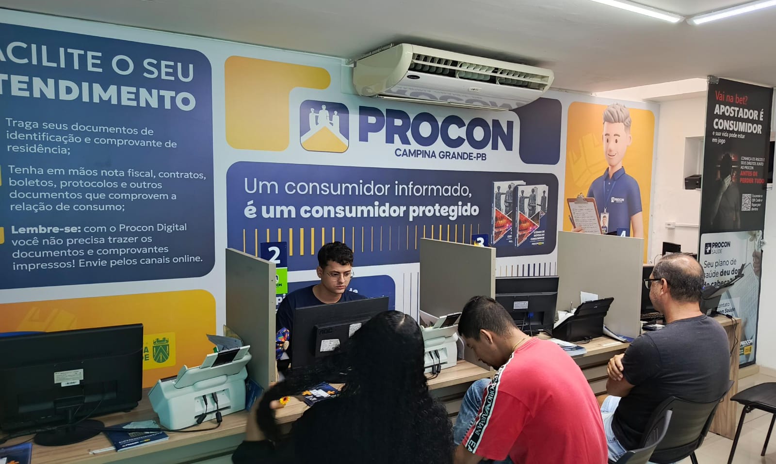 Banco Itaú é multado em R$ 100 mil pelo Procon-CG por empréstimos não autorizados em nome de aposentada