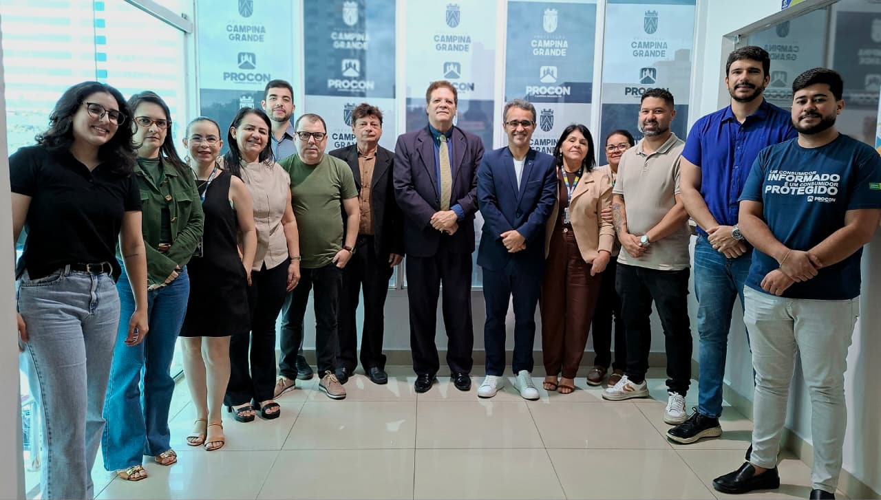 Em visita ao Procon-CG, juiz conhece avanços no atendimento e destaca a atuação pedagógica do órgão