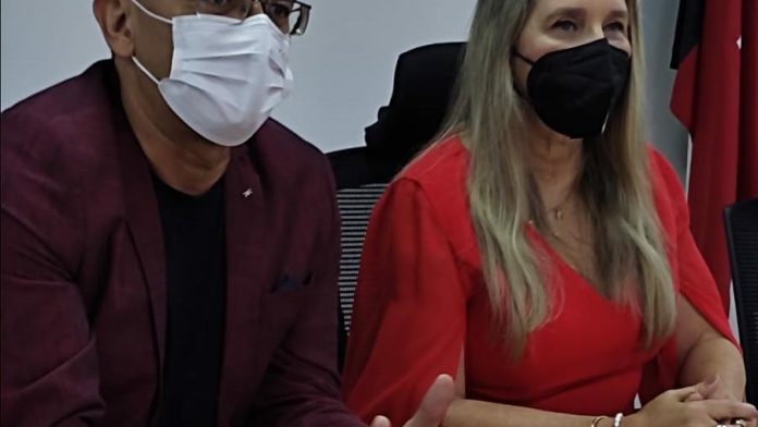 Saulo Muniz (coordenador do Procon-CG) e Késsia Liliana (superintendente do Procon-PB)