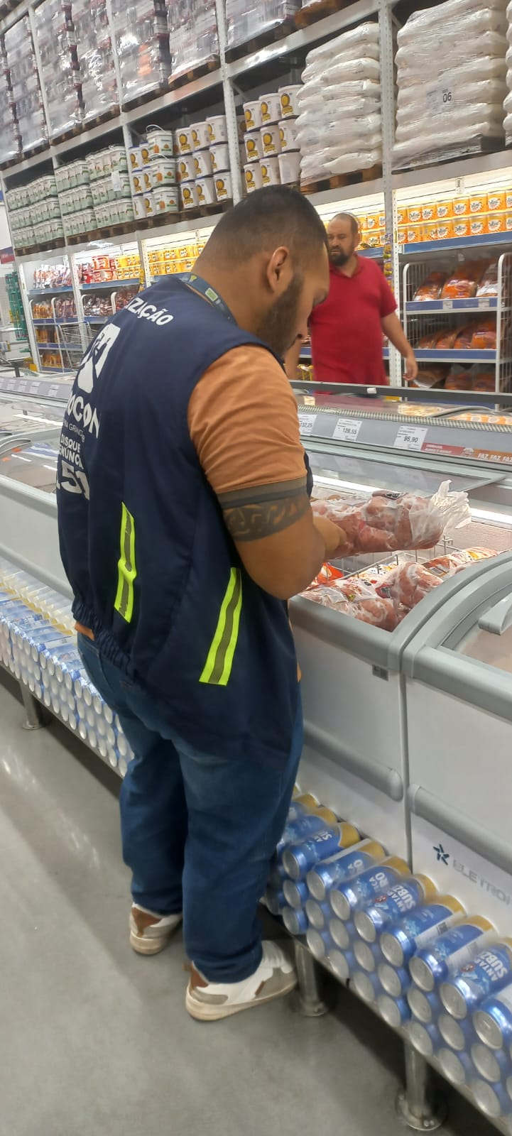 Procon de Campina Grande retira de circulação quase 350 produtos impróprios para o consumo